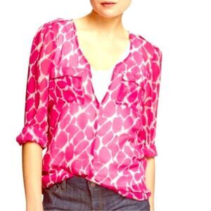 BR XS Sheet Fuchsia Pink Silver White Long Sleeve Pebble Giraffe Print Blouse